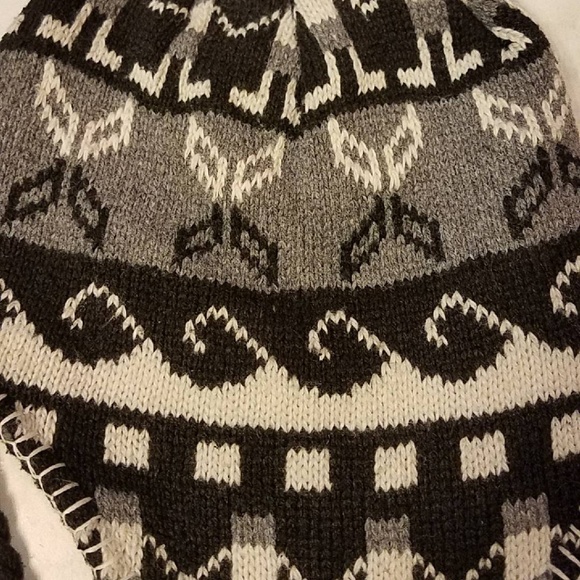 Winter hat - Picture 6 of 8